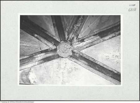 Vorderseite von Krüger, Jürgen [https://www.deutsche-digitale-bibliothek.de/content/lizenzen/rv-fz/] San Lorenzo MaggioreVierte Südkapelle - Detail des Gewölbes und Schlussstein, bh295658_recto. Foto: Krüger, Jürgen.