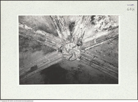 Vorderseite von Krüger, Jürgen [https://www.deutsche-digitale-bibliothek.de/content/lizenzen/rv-fz/] San Lorenzo MaggioreMittlere Kapelle - Gewölbe und Schlussstein, bh295661_recto. Foto: Krüger, Jürgen.