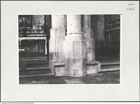 Vorderseite von Krüger, Jürgen [https://www.deutsche-digitale-bibliothek.de/content/lizenzen/rv-fz/] San Lorenzo MaggioreNordarkade - Pfeilerbasis zwischen den 8. und 9. Bogen, bh295684_recto. Foto: Krüger, Jürgen.