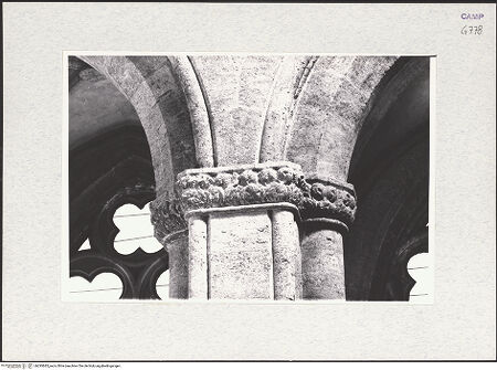 Vorderseite von Krüger, Jürgen [https://www.deutsche-digitale-bibliothek.de/content/lizenzen/rv-fz/] Kapitelle der Südarkade - Kapitell und Pfeiler (1. Pfeiler), bh295685_recto. Foto: Krüger, Jürgen.