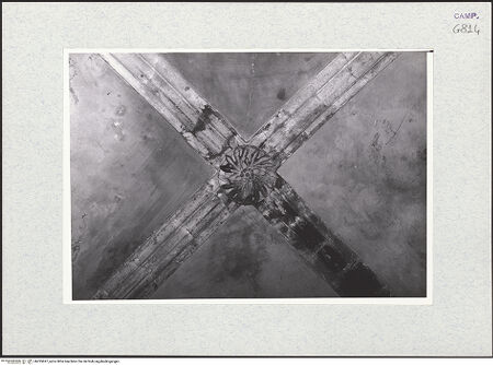 Vorderseite von Krüger, Jürgen [https://www.deutsche-digitale-bibliothek.de/content/lizenzen/rv-fz/] San Lorenzo Maggiore - Schlußstein, bh295697_recto. Foto: Krüger, Jürgen.