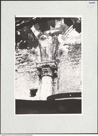 Vorderseite von Krüger, Jürgen [https://www.deutsche-digitale-bibliothek.de/content/lizenzen/rv-fz/] Santa Maria di RealvalleSanta Maria - Dritter Pfeiler von Osten (links), bh295773_recto. Foto: Krüger, Jürgen.