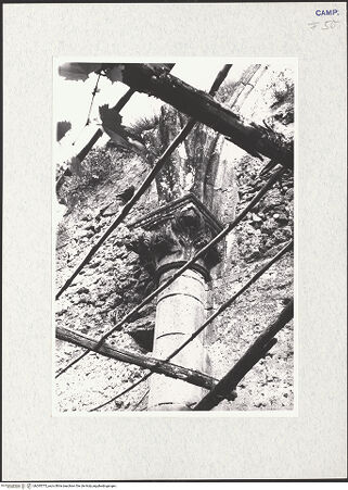 Vorderseite von Krüger, Jürgen [https://www.deutsche-digitale-bibliothek.de/content/lizenzen/rv-fz/] Santa Maria di RealvalleSanta Maria - Zweiter Pfeiler von Osten (links), bh295775_recto. Foto: Krüger, Jürgen.