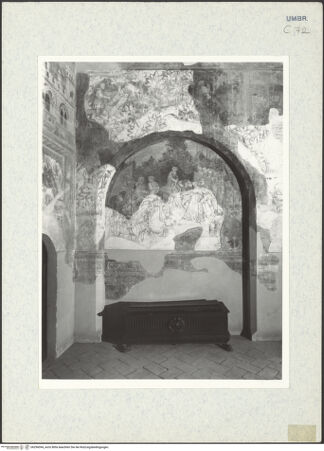 Vorderseite von Getty Research Institute [https://www.deutsche-digitale-bibliothek.de/content/lizenzen/rv-ez/] Gründungsgeschichte RomsRhea Silvia wird von Schergen zum Sarkophag geführt - Gesamtansicht, bh296094_recto. Foto: Hutzel, Max.