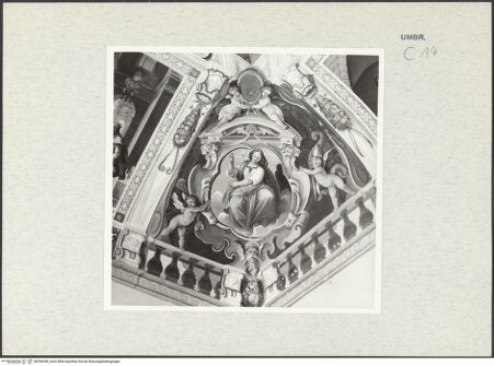 Vorderseite von Getty Research Institute [https://www.deutsche-digitale-bibliothek.de/content/lizenzen/rv-ez/] Dekorationsprogramm mit Personifikationen und Szenen aus der Geschichte DanielsVon Putten umrahmte Kartusche mit der Darstellung der Patienza - Gesamtansicht, bh296398_recto. Foto: Hutzel, Max.