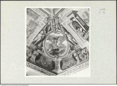 Vorderseite von Getty Research Institute? [https://www.deutsche-digitale-bibliothek.de/content/lizenzen/rv-ez/] Deckendekoration mit allegorischen Figuren und PuttiMedaillon mit Puttenpaar auf Wolken - Gesamtansicht, bh296407_recto. Foto: Hutzel, Max.