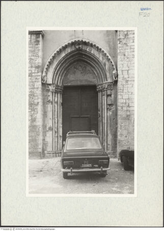 Vorderseite von Getty Research Institute [https://www.deutsche-digitale-bibliothek.de/content/lizenzen/rv-ez/] Hauptportal - Gesamtansicht, bh296450_recto. Foto: Hutzel, Max.