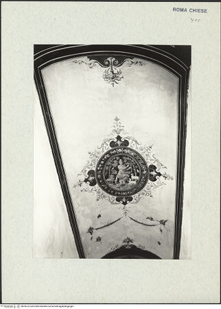 Vorderseite von Bibliotheca Hertziana [https://www.deutsche-digitale-bibliothek.de/content/lizenzen/rv-fz/] Santa Maria dell'Anima - Scala Orfeo, Gewölbe, bh296762_recto. Foto.