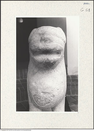 Vorderseite von Pace, Valentino [https://www.deutsche-digitale-bibliothek.de/content/lizenzen/rv-ez/] Fragment eines Bischofsthrons - Frontalansicht, bh297909_recto. Foto: Pace, Valentino.