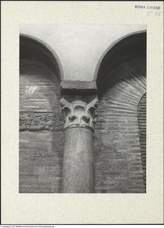 Vorderseite von DAI [https://www.deutsche-digitale-bibliothek.de/content/lizenzen/rv-ez/] Santa Maria in Cosmedin - Kapitell, bh298086_recto. Foto.