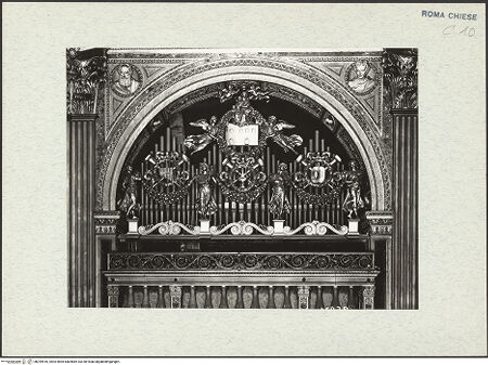 Vorderseite von ICCD [https://www.deutsche-digitale-bibliothek.de/content/lizenzen/rv-ez/] Santa Maria di Loreto - Orgelempore (vom Eingang aus links), bh299516_recto. Foto.