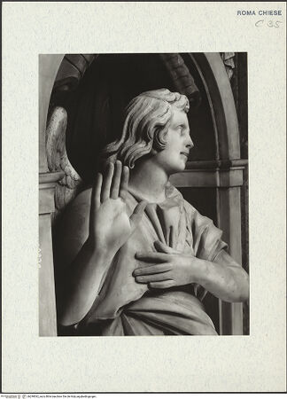 Vorderseite von ICCD [https://www.deutsche-digitale-bibliothek.de/content/lizenzen/rv-ez/] Engel - Detail: Kopf und Oberkörper, seitlich, bh299542_recto. Foto.