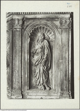 Vorderseite von unbekannt [https://www.deutsche-digitale-bibliothek.de/content/lizenzen/rv-fz/] TaufbrunnenFünf ProphetenProphet - Gesamtansicht, bh300023_recto. Foto.