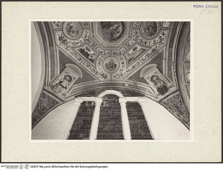 Vorderseite von Arte Fotografica [https://www.deutsche-digitale-bibliothek.de/content/lizenzen/rv-ez/] Santa Maria del Popolo - rechte Wand; Serlianafenster und Teil des Gewölbes, bh301166_recto. Foto.
