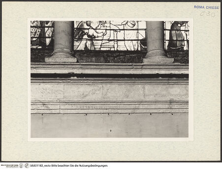 Vorderseite von Arte Fotografica [https://www.deutsche-digitale-bibliothek.de/content/lizenzen/rv-ez/] Santa Maria del Popolo - linke Wand; Detail des Serlianafensters, bh301182_recto. Foto.