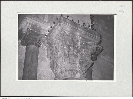 Vorderseite von Pace, Valentino [https://www.deutsche-digitale-bibliothek.de/content/lizenzen/rv-ez/] Kapitelle des TriumphbogensSüdkapitelle - Ansicht von Nordosten, bh301457_recto. Foto: Pace, Valentino.