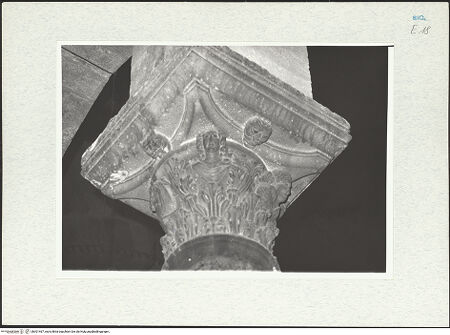 Vorderseite von Pace, Valentino [https://www.deutsche-digitale-bibliothek.de/content/lizenzen/rv-ez/] Kapitelle des LanghausesFünftes Kapitell links - Seitenansicht, bh301467_recto. Foto: Pace, Valentino.