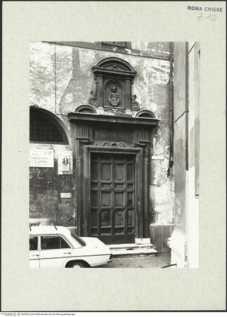 Vorderseite von ICCD [https://www.deutsche-digitale-bibliothek.de/content/lizenzen/rv-ez/] Casa della Arciconfraternità della CaritàFassade - Portal zur Via Girolamo della Carità, bh302297_recto. Foto.