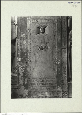 Vorderseite von ICCD [https://www.deutsche-digitale-bibliothek.de/content/lizenzen/rv-ez/] Grabplatte des Giovanni Battista Romano Algezira - , bh302312_recto. Foto.