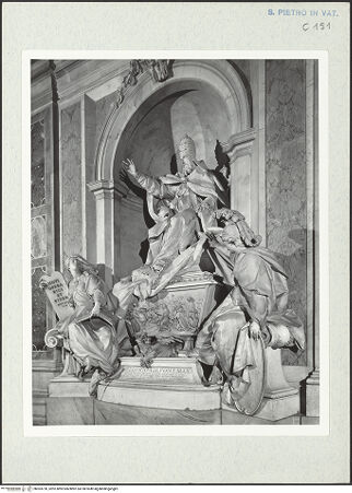 Vorderseite von Bibliotheca Hertziana [https://www.deutsche-digitale-bibliothek.de/content/lizenzen/rv-fz/] Grabmonument Papst Gregor XIII. - Gesamtansicht von rechts, bh303720_recto. Foto: Wiedenhoeft, Ron.