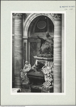 Vorderseite von Bibliotheca Hertziana [https://www.deutsche-digitale-bibliothek.de/content/lizenzen/rv-fz/] Grabmal von Papst Urban VIII. - Gesamtansicht, bh303954_recto. Foto: Wiedenhoeft, Ron.