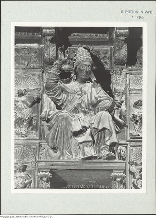 Vorderseite von Bibliotheca Hertziana [https://www.deutsche-digitale-bibliothek.de/content/lizenzen/rv-fz/] Grabmonument Papst Innozenz VIII.Thronender Papstes - Gesamtansicht der Sitzfigur, bh303955_recto. Foto: Wiedenhoeft, Ron.