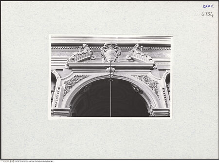 Vorderseite von Bösel, Richard [https://www.deutsche-digitale-bibliothek.de/content/lizenzen/rv-fz/] San Giuseppe a Chiaia - Langhaus, Seitenkapelle rechts, bh306020_recto. Foto: Bösel, Richard.