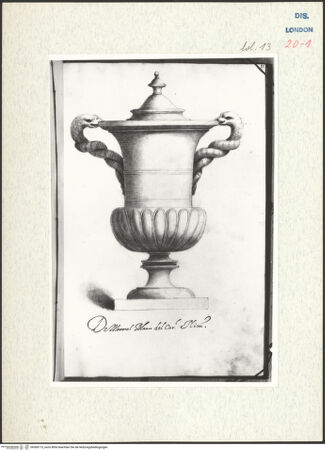 Vorderseite von Warburg Institute [https://www.deutsche-digitale-bibliothek.de/content/lizenzen/rv-ez/] Album CarpioVase mit Henkeln in Form von Schlangen - , bh306115_recto. Foto.