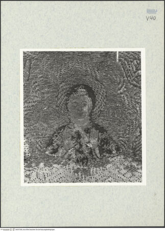 Vorderseite von ICCD [https://www.deutsche-digitale-bibliothek.de/content/lizenzen/rv-ez/] Sogenannte Mitra von San Paolino - Frontseite, Detail: Maria als Orantin, bh307208_recto. Foto.