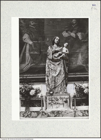 Vorderseite von Bibliotheca Hertziana [https://www.deutsche-digitale-bibliothek.de/content/lizenzen/rv-fz/] Madonnenstatue - Frontalansicht, bh310400_recto. Foto.