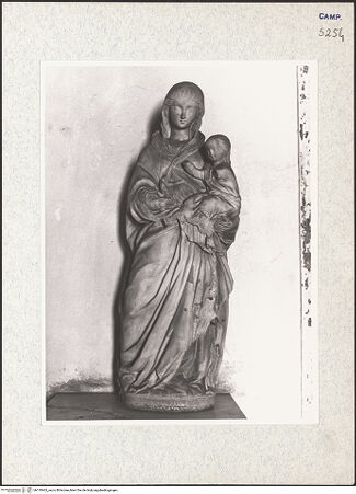 Vorderseite von Bibliotheca Hertziana [https://www.deutsche-digitale-bibliothek.de/content/lizenzen/rv-fz/] Madonna - Frontalansicht, bh310463_recto. Foto.