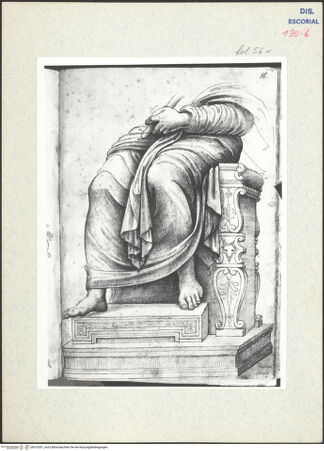 Vorderseite von Warburg Institute [https://www.deutsche-digitale-bibliothek.de/content/lizenzen/rv-ez/] Codex EscurialensisUnterteil einer thronenden Zeusstatue - , bh315351_recto. Foto.