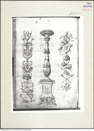 Vorderseite von Warburg Institute [https://www.deutsche-digitale-bibliothek.de/content/lizenzen/rv-ez/] Codex EscurialensisPilasterfüllung, Kandelaber mit dreiseitiger Basis - , bh315392_recto. Foto.