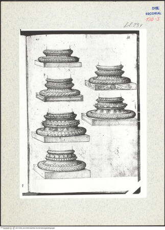 Vorderseite von Warburg Institute [https://www.deutsche-digitale-bibliothek.de/content/lizenzen/rv-ez/] Codex EscurialensisSechs reich verzierte Säulenbasen mit Plinthen aus einem Musterbuch kopiert - , bh315456_recto. Foto.