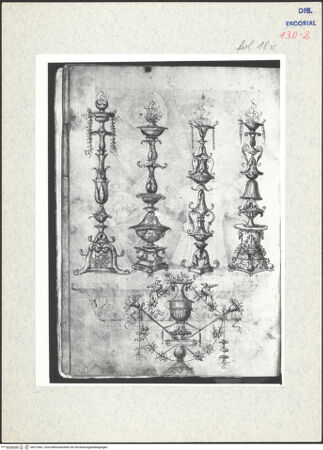 Vorderseite von Warburg Institute [https://www.deutsche-digitale-bibliothek.de/content/lizenzen/rv-ez/] Codex EscurialensisVier kandelaberartige Pilasterfüllungen aus einem Musterbuch, Vasenornament - , bh315461_recto. Foto.