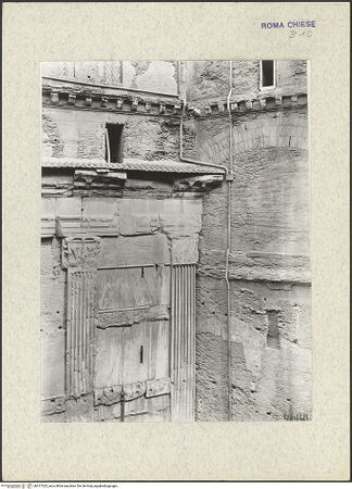 Vorderseite von DAI [https://www.deutsche-digitale-bibliothek.de/content/lizenzen/rv-ez/] Pantheon - Übergang Pronaos und Rotunde, bh317325_recto. Foto.