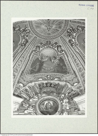 Vorderseite von ICCD [https://www.deutsche-digitale-bibliothek.de/content/lizenzen/rv-ez/] Decke im Inneren des Oratoriums: Szenen aus der Vita des heiligen Franz Xaver; Engel - Apsiskalotte: Engel mit Sternenkrone, bh318379_recto. Foto.