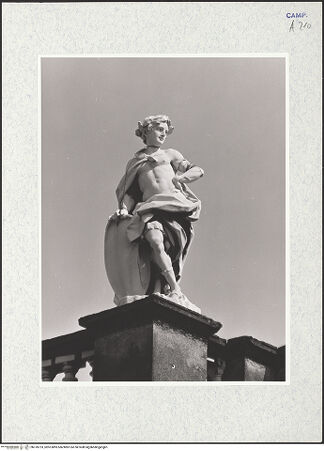 Vorderseite von ICCD [https://www.deutsche-digitale-bibliothek.de/content/lizenzen/rv-ez/] Tugenden Karls III von BourbonTugend - Frontalansicht, bh318723_recto. Foto.