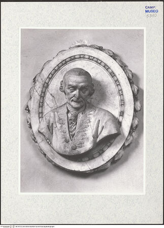 Vorderseite von ICCD [https://www.deutsche-digitale-bibliothek.de/content/lizenzen/rv-ez/] Grabmal des Marquis Baldassarre Cito Filomarino - Detail: Porträt des Baldassarre Cito Filomarino, bh318732_recto. Foto.