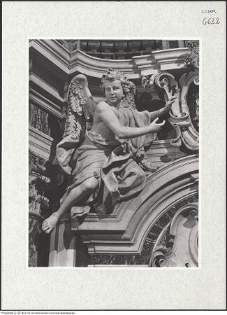 Vorderseite von ICCD [https://www.deutsche-digitale-bibliothek.de/content/lizenzen/rv-ez/] Linke Tür des Chors - Detail: Engel links, bh321105_recto. Foto.