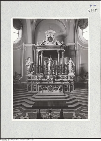 Vorderseite von ICCD [https://www.deutsche-digitale-bibliothek.de/content/lizenzen/rv-ez/] Hauptaltar - Gesamtansicht, bh321123_recto. Foto.