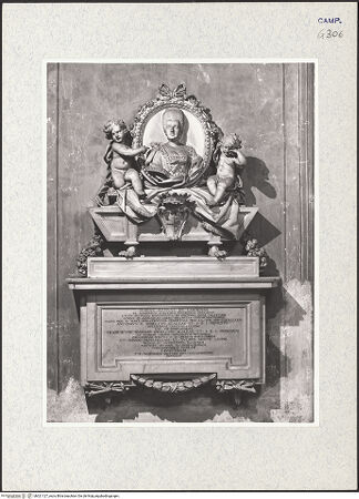 Vorderseite von ICCD [https://www.deutsche-digitale-bibliothek.de/content/lizenzen/rv-ez/] Grabmal der Maria Giovanna de Cardenas Spinelli (gest. 1779) - Gesamtansicht, bh321127_recto. Foto.