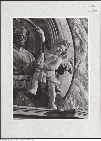 Vorderseite von ICCD [https://www.deutsche-digitale-bibliothek.de/content/lizenzen/rv-ez/] Grabmal des Kardinal Francesco Antonio Fini (Finy) (gest. 1743) - Engel rechts, bh321130_recto. Foto.