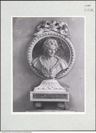 Vorderseite von ICCD [https://www.deutsche-digitale-bibliothek.de/content/lizenzen/rv-ez/] Grabmal der Ippolita Comite (gest. 1782) - Detail: Büste, bh321142_recto. Foto.