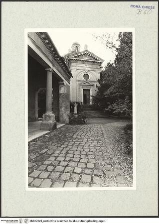 Vorderseite von Getty Research Institute? [https://www.deutsche-digitale-bibliothek.de/content/lizenzen/rv-ez/] Abbazia delle Tre FontaneSanta Maria Scala Coeli - Fassade, Nordseite, bh327625_recto. Foto: Hutzel, Max.