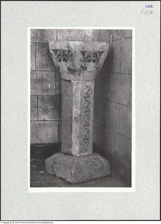 Vorderseite von National Gallery of Art, Washington [https://www.deutsche-digitale-bibliothek.de/content/lizenzen/rv-ez/] Weihwasserbecken - Vorderseite und südliche Schmalseite mit Dedikationsinschrift, bh327748_recto. Foto: Hutzel, Max.