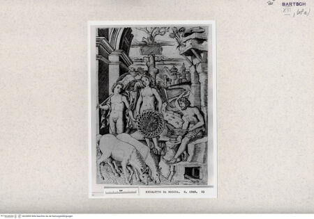 Vorderseite von  [http://creativecommons.org/publicdomain/mark/1.0/] ... - , bh328505. Foto.