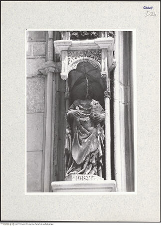 Vorderseite von Pace, Valentino [https://www.deutsche-digitale-bibliothek.de/content/lizenzen/rv-fz/] HauptportalVerkündigung und Heiligen - Linker Pfeiler: Heiliger, bh341787_recto. Foto: Pace, Valentino.