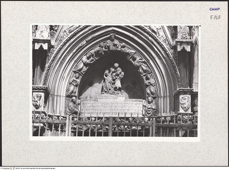 Vorderseite von Pace, Valentino [https://www.deutsche-digitale-bibliothek.de/content/lizenzen/rv-ez/] HauptportalTympanon und Archivolte: Gottvater mit Engel, Madonna - Gesamtansicht, bh342110_recto. Foto: Pace, Valentino.