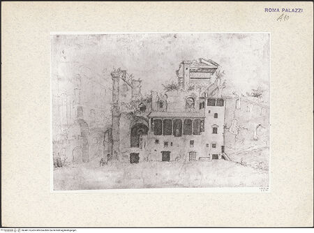 Vorderseite von Landesbildstelle Rheinland [https://www.deutsche-digitale-bibliothek.de/content/lizenzen/rv-ez/] Ansicht des Palazzo Colonna und des sogenannten Frontispizio di Nerone auf dem Quirinal - , bh348173_recto. Foto.